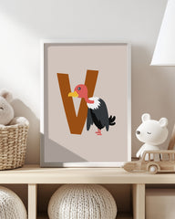 After Hover: V wie Vulture, Süße Geier Illustration in Beige, Englisches ABC Lernen, Kinderzimmer Dekoration