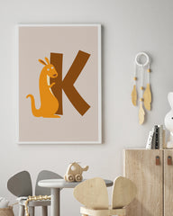 After Hover: K wie Känguru, ABC Lernen, Süße Illustration, Buchstabe für Name, Dekoration für Zuhause