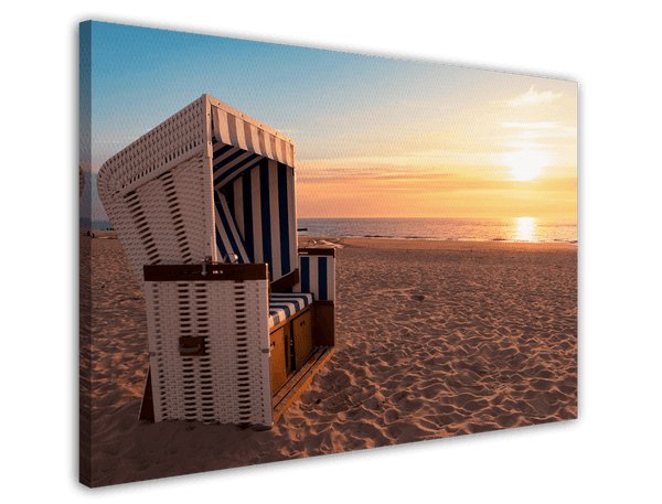 Strandkorb bei Sonnenuntergang