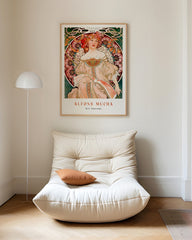 After Hover: Alfons Mucha - Museum-Poster Sitzende Frau - Paris