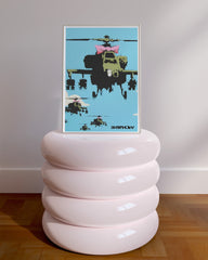 After Hover: Banksy - Museum-Poster Kampfhubschrauber mit rosa Schleife