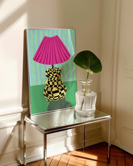 After Hover: Abstrakte Vase mit Lampenschirm