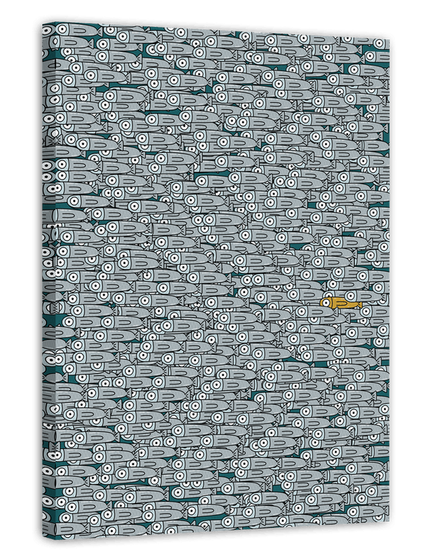 Goldsardine in einem Schwarm aus Fischen