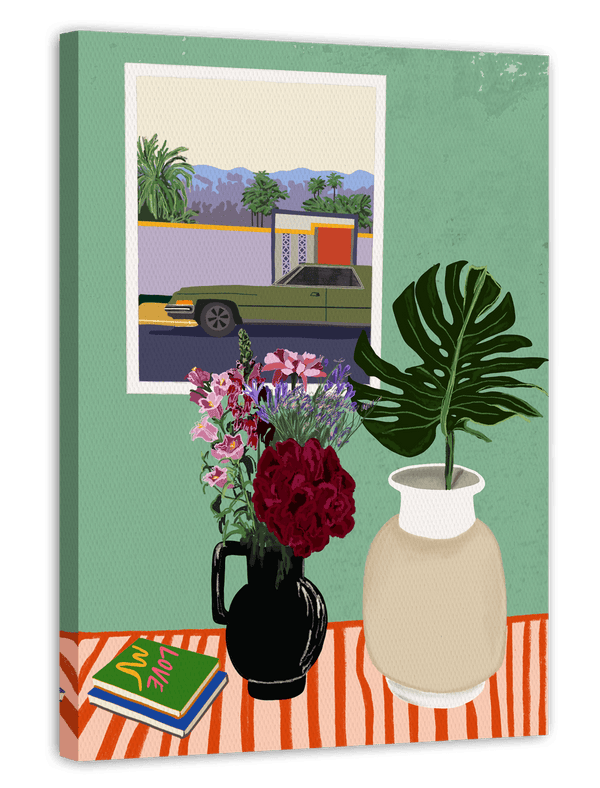 Modernes Stillleben mit Monstera und Blumen