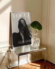 After Hover: Vogue Élégante - Mode Fotografie in Schwarz-Weiß