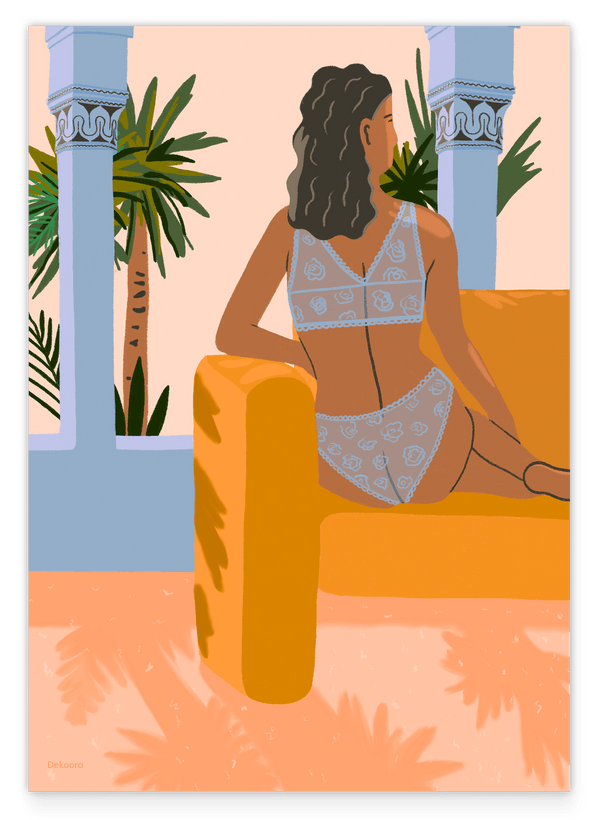 Vacation Mode On - Frau im Boho Ambiente mit Palmen