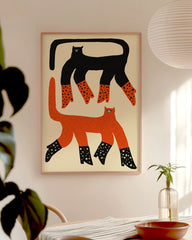 After Hover: Cat Friends Light: Katzen auf Beigem Hintergrund