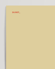 After Hover: SOURIS - Typographie en rouge et sable