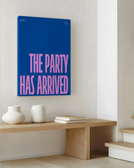 After Hover: The Party has Arrived - in Blau & Pink