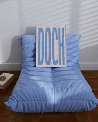 After Hover: DOCH - Typografie in Taubenblau & Altrosa