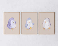 After Hover: Poster-Set "Süße Pinguine" auf braunem Hintergrund